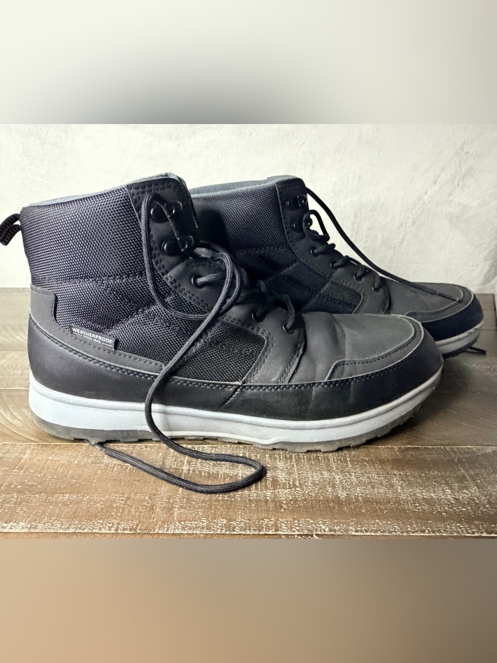 Men's Black Waterproof Lace-Up Boots